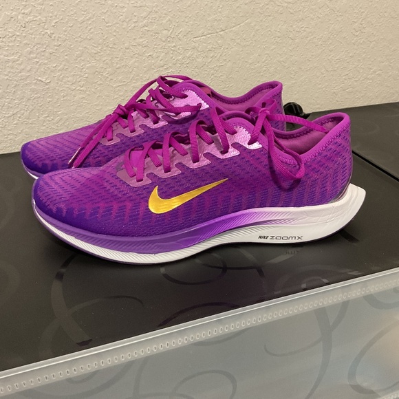 NEW Nike Pegasus running shoes 9.5 - Picture 1 of 5